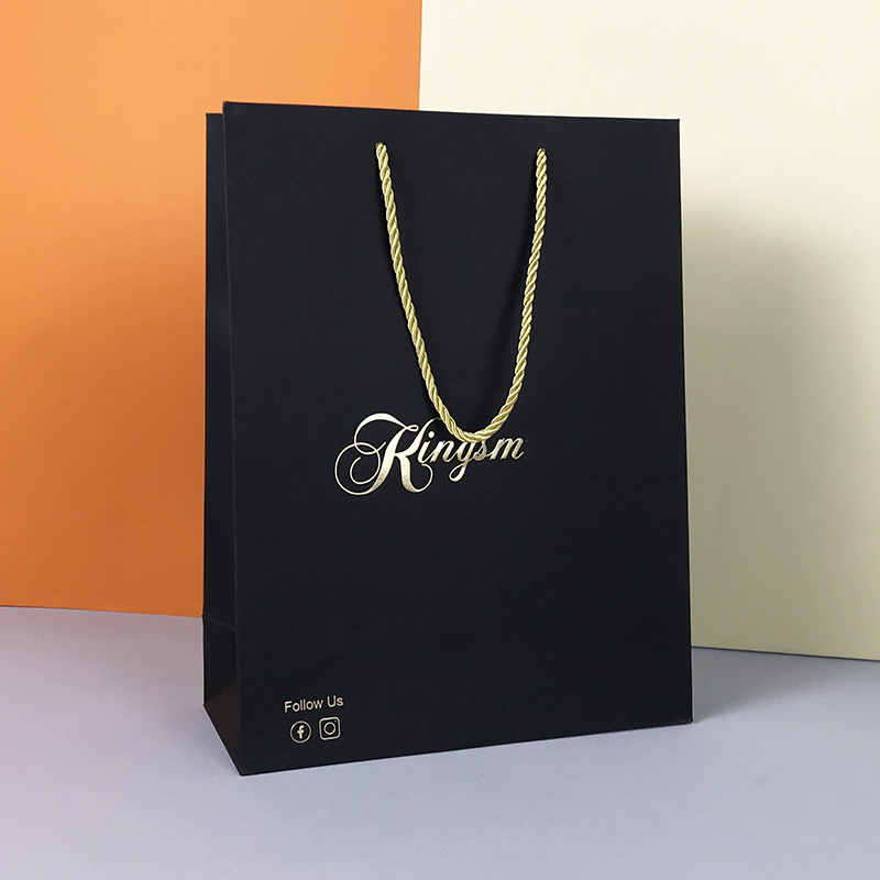 Lipack Wholesale Luxury Matt Laminated Black Shopping Paper Bag Gold Foil Logo Cardboard Paper Gift Bags